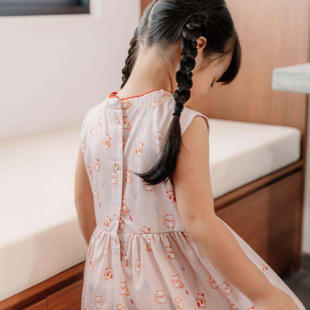 Not Too Big Fortune Neko Dress